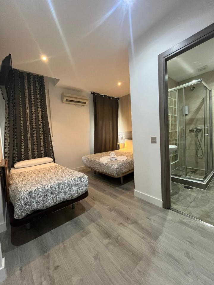 Hostal Abril Μαδρίτη Εξωτερικό φωτογραφία
