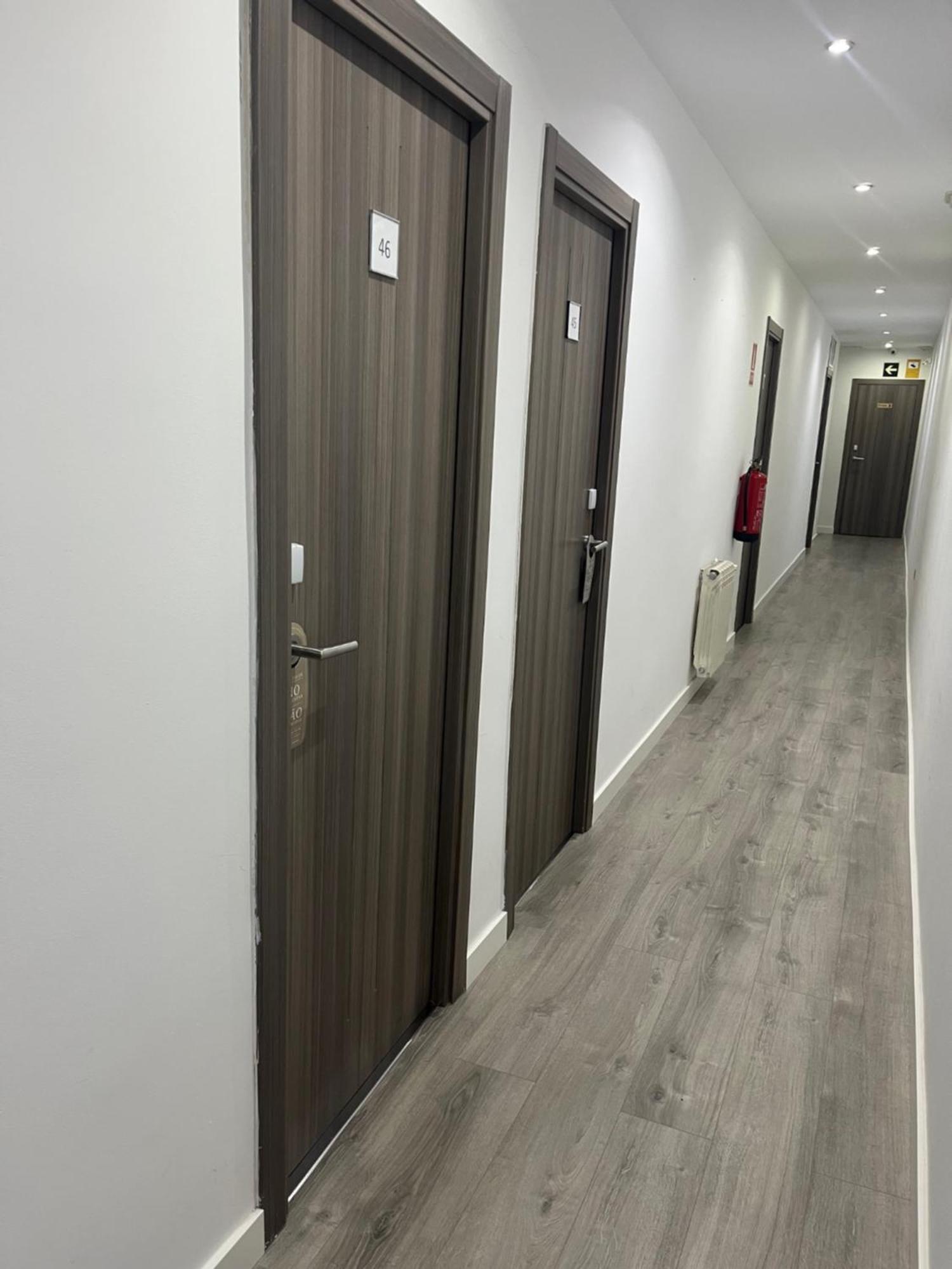 Hostal Abril Μαδρίτη Εξωτερικό φωτογραφία