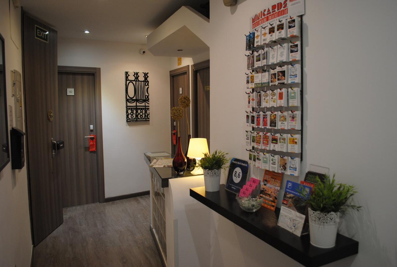 Hostal Abril Μαδρίτη Εξωτερικό φωτογραφία