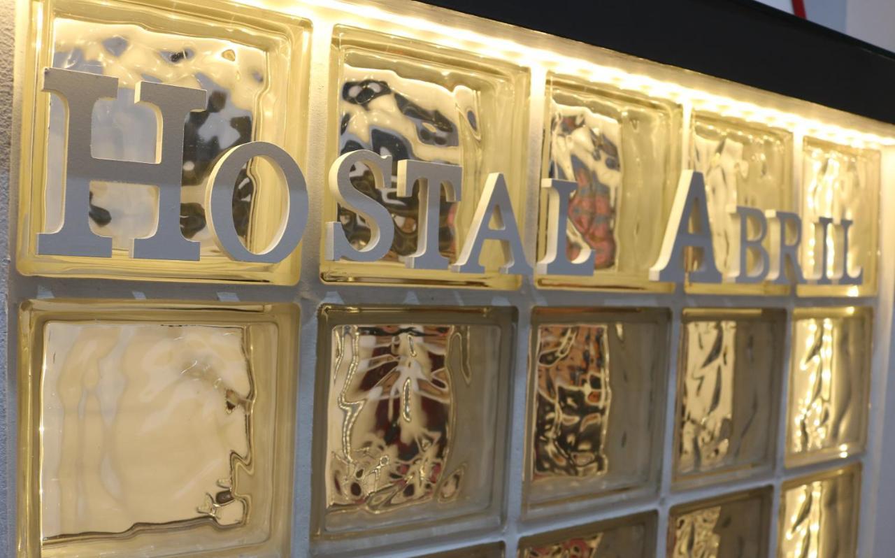 Hostal Abril Μαδρίτη Εξωτερικό φωτογραφία